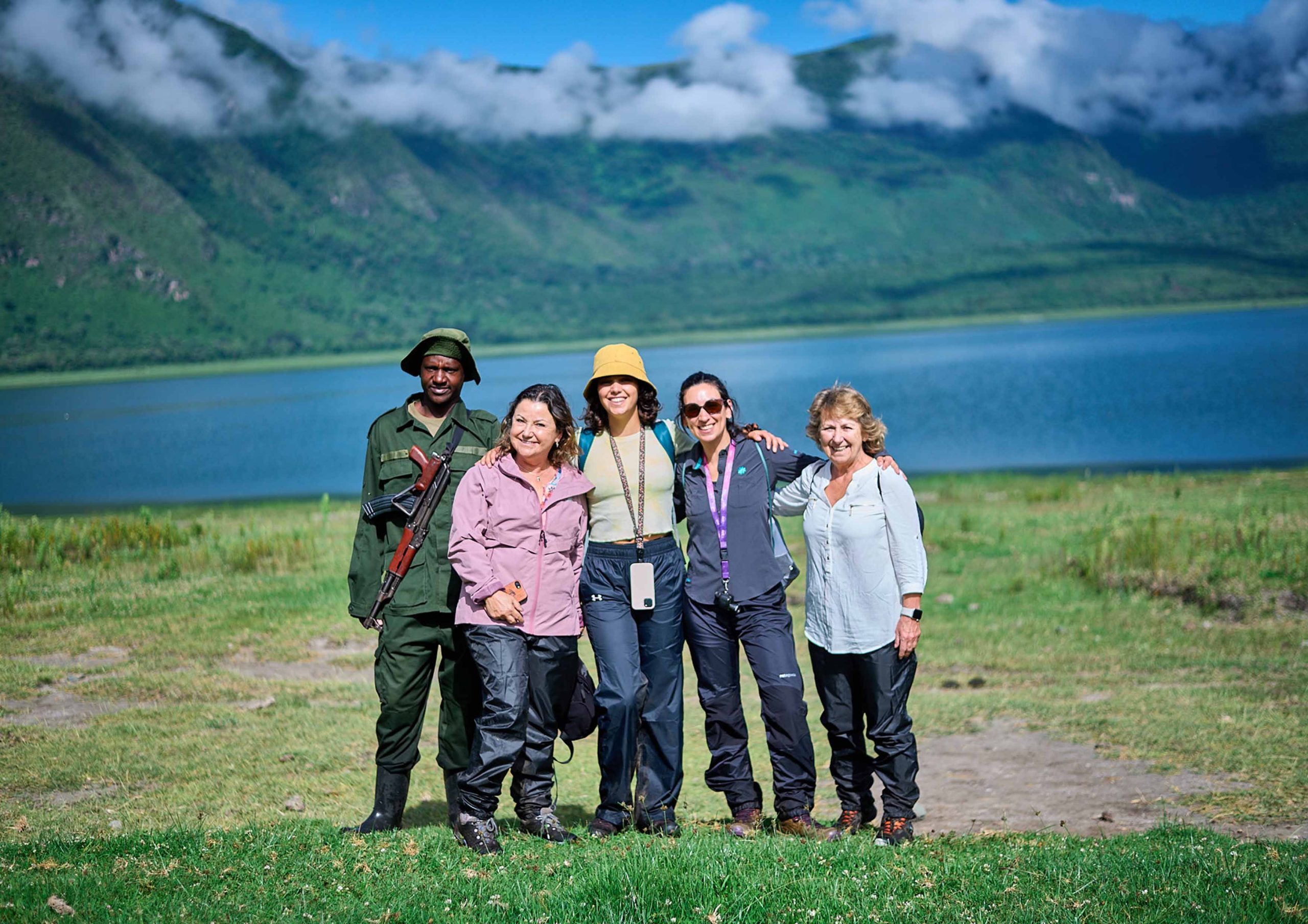 Difference between a group and a private safari